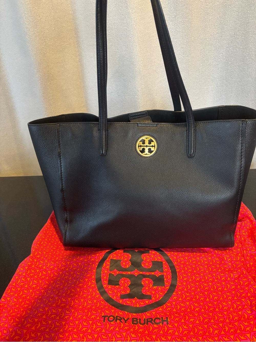 Authentic Tory Burch Carson Black Pebble Leather Gold Logo Large Shoulder Tote